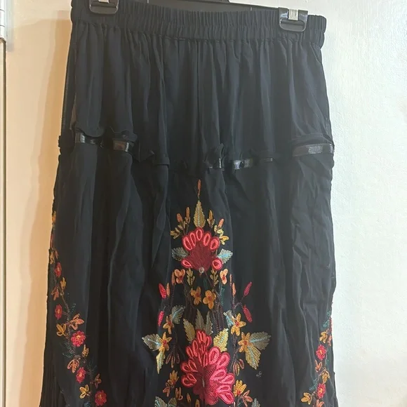 Black Gypsy Skirt - Picture 4 of 7